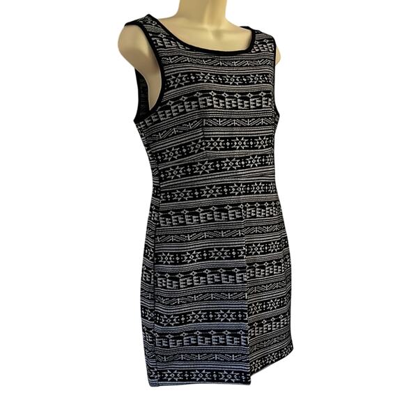 One Clothing M Black & Gray Print Sleeveless Knit Mini Dress NWT - Picture 2 of 9